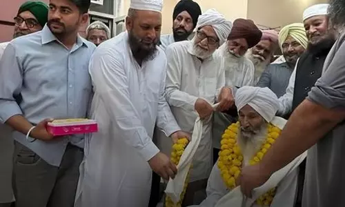 കുട്ടിക്കാലത്ത് അലി ഖാന്; 85 വയസു വരെ ഛോട്ടാസിങ്, ഇനി വീണ്ടും അലി ഖാന് വൈറലായി വിഭജന ദുരന്തകഥ കുട്ടിക്കാലത്ത് അലി ഖാന്; 85 വയസു വരെ ഛോട്ടാസിങ്, ഇനി വീണ്ടും അലി ഖാന് വൈറലായി വിഭജന ദുരന്തകഥ