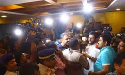 പാലക്കാട്ടെ നാടകത്തിന് തിരക്കഥയൊരുക്കിയത് സിപിഎം: കോണ്ഗ്രസ് പാലക്കാട്ടെ നാടകത്തിന് തിരക്കഥയൊരുക്കിയത് സിപിഎം: കോണ്ഗ്രസ്