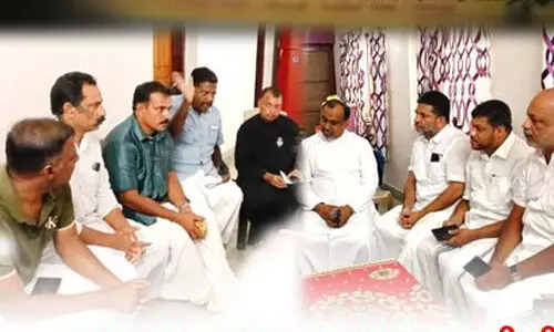 മുനമ്പം ഭൂസംരക്ഷണ സമിതി നേതാക്കളെ സന്ദര്ശിച്ച് എസ്ഡിപിഐ സംഘം മുനമ്പം ഭൂസംരക്ഷണ സമിതി നേതാക്കളെ സന്ദര്ശിച്ച് എസ്ഡിപിഐ സംഘം