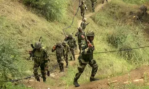 കശ്മീരില്‍ രണ്ട് ഗ്രാമപ്രതിരോധ ഉദ്യോഗസ്ഥര്‍ കൊല്ലപ്പെട്ടു