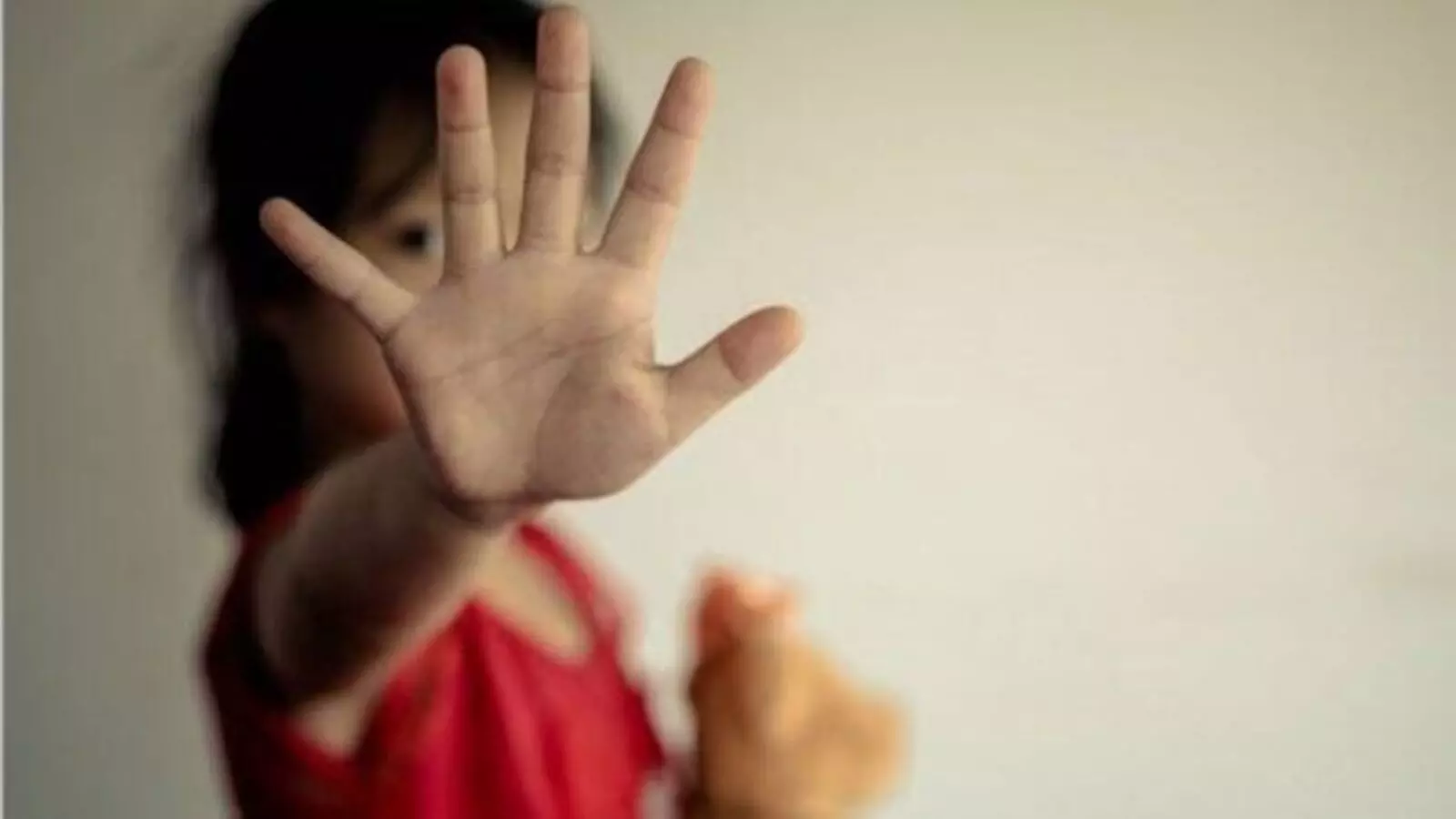 ഹരിയാന സ്കൂളില് മൂന്ന് വയസ്സുകാരിയെ പീഡിപ്പിച്ച സംഭവം: സ്കൂള് അടച്ചിടണമെന്ന് വനിതാ കമ്മീഷന് ഹരിയാന സ്കൂളില് മൂന്ന് വയസ്സുകാരിയെ പീഡിപ്പിച്ച സംഭവം: സ്കൂള് അടച്ചിടണമെന്ന് വനിതാ കമ്മീഷന്