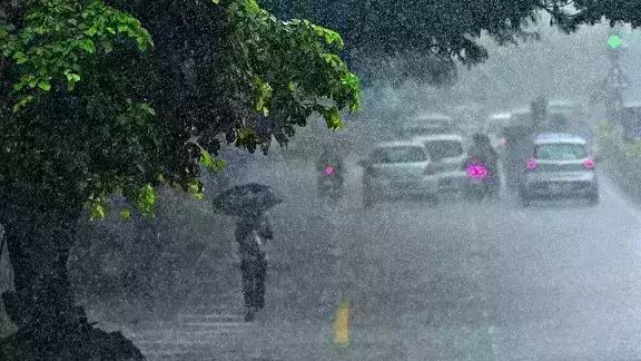 മഴ ശക്തമാകാന്‍ സാധ്യത; 8 ജില്ലകളില്‍ യെല്ലോ അലര്‍ട്ട്