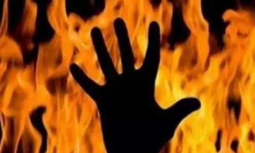 കണ്ണൂരില്‍ വെടിക്കെട്ടിനിടെ അമിട്ട് ആള്‍ക്കൂട്ടത്തില്‍ വീണ് അഞ്ച് പേര്‍ക്ക് പരിക്ക്