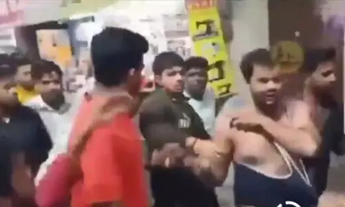 ഹിന്ദു പെണ്‍കുട്ടിയുമായി സംസാരിച്ചു; മുസ്‌ലിം യുവാവിനെ മര്‍ദ്ദിച്ച് പരേഡ് നടത്തി ഹിന്ദുത്വര്‍