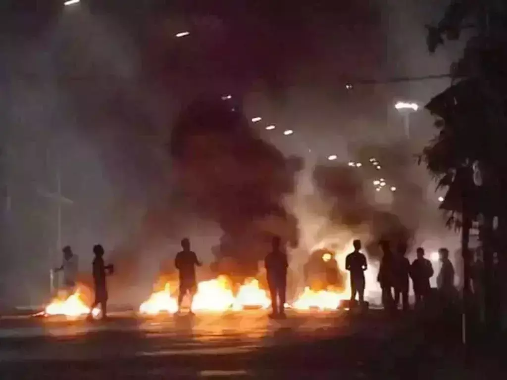 മണിപ്പൂരില്‍ രണ്ടു പുരുഷന്‍മാര്‍ വെന്തുമരിച്ച നിലയില്‍; മൂന്ന് സ്ത്രീകളേയും മൂന്ന് കുട്ടികളേയും കാണാനില്ല