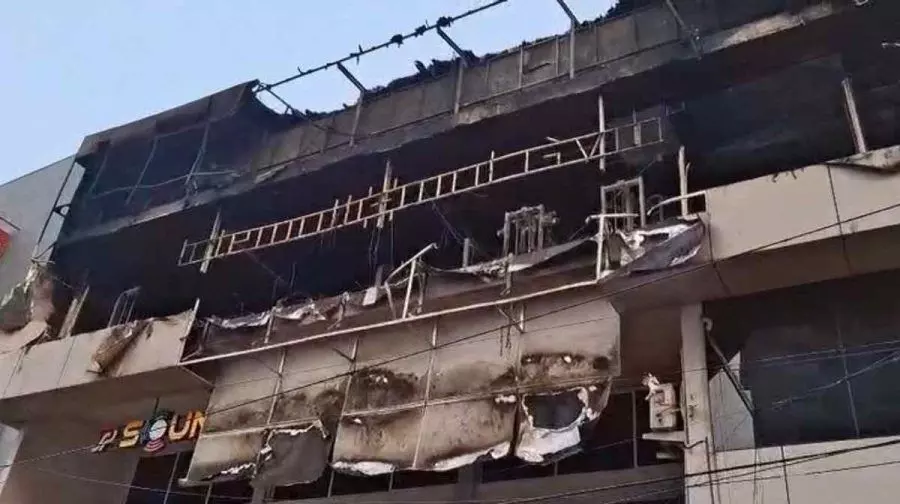 വാഴക്കാലയില് ഇന്റര്നാഷനല് ജിമ്മില് തീപിടിത്തം വാഴക്കാലയില് ഇന്റര്നാഷനല് ജിമ്മില് തീപിടിത്തം