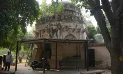 ശെയ്ഖ് അലിയുടെ ഗുംതി മഖ്ബറ കൈയേറി റസിഡന്‍സ് അസോസിയേഷന്‍; രൂക്ഷ വിമര്‍ശനവുമായി സുപ്രിംകോടതി