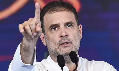 സര്ജിക്കല് സ്ട്രൈക്കിനെ സ്വാഗതം ചെയ്ത് പ്രതിപക്ഷം; ഇന്ത്യന് സൈന്യത്തെക്കുറിച്ച് ഓര്ത്ത് അഭിമാനമെന്ന് രാഹുല്ഗാന്ധി സര്ജിക്കല് സ്ട്രൈക്കിനെ സ്വാഗതം ചെയ്ത് പ്രതിപക്ഷം; ഇന്ത്യന് സൈന്യത്തെക്കുറിച്ച് ഓര്ത്ത് അഭിമാനമെന്ന് രാഹുല്ഗാന്ധി