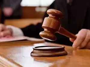 ഒരു സ്ത്രീ പുരുഷനൊപ്പം ഹോട്ടല് മുറിയില് പ്രവേശിക്കുന്നത് ലൈംഗിക ബന്ധത്തിനുള്ള സമ്മതമായി കാണാനാവില്ല ഒരു സ്ത്രീ പുരുഷനൊപ്പം ഹോട്ടല് മുറിയില് പ്രവേശിക്കുന്നത് ലൈംഗിക ബന്ധത്തിനുള്ള സമ്മതമായി കാണാനാവില്ല