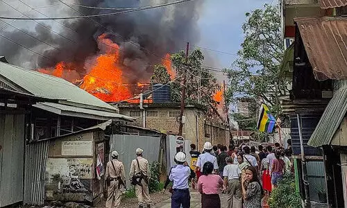 കുക്കി സംഘടനകളെ 24 മണിക്കൂറിനുള്ളില് അടിച്ചമര്ത്തണമെന്ന് മെയ്തെയ് സംഘടനകള് കുക്കി സംഘടനകളെ 24 മണിക്കൂറിനുള്ളില് അടിച്ചമര്ത്തണമെന്ന് മെയ്തെയ് സംഘടനകള്