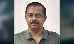 തിരുവനന്തപുരത്ത് ടര്‍ഫില്‍ ക്രിക്കറ്റ് കളിക്കുന്നതിനിടെ കുഴഞ്ഞു വീണ് ഓട്ടോഡ്രൈവര്‍ മരിച്ചു