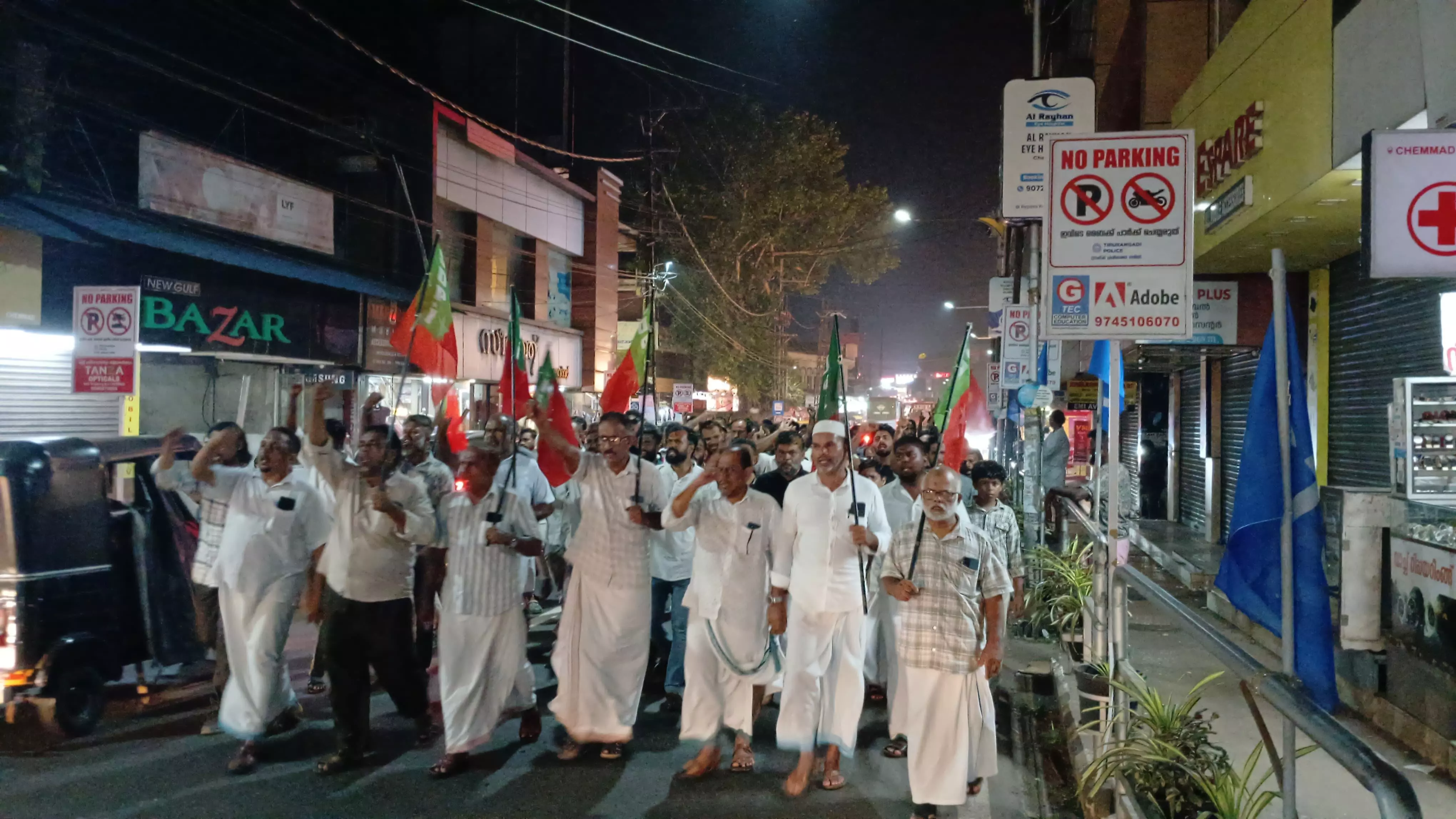 യുപിയിലെ പോലീസ് വെടിവയ്പിനെതിരെ പ്രതിഷേധം