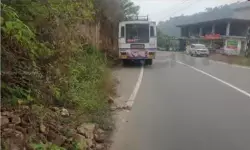 ഓടിക്കൊണ്ടിരുന്ന കെഎസ്ആര്‍ടിസി ബസില്‍ നിന്നും തെറിച്ചുവീണ് സ്ത്രീ മരിച്ചു