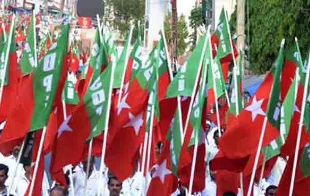 സര്ക്കാര് ജീവനക്കാര് സാമൂഹിക സുരക്ഷാ പെന്ഷന് തട്ടിയെടുത്തത് ലജ്ജാകരം: എസ്ഡിപിഐ സര്ക്കാര് ജീവനക്കാര് സാമൂഹിക സുരക്ഷാ പെന്ഷന് തട്ടിയെടുത്തത് ലജ്ജാകരം: എസ്ഡിപിഐ