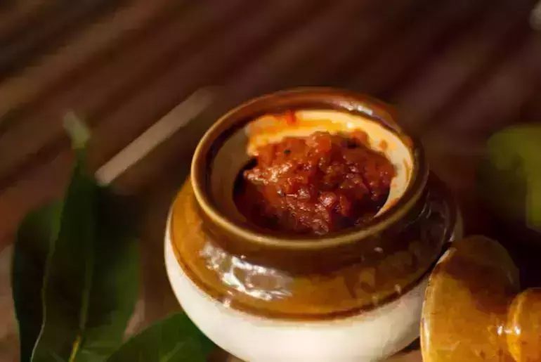 അച്ചാറും നെയ്യും കൊപ്രയും പാടില്ല; യുഎഇയിലേക്ക് പോകുന്നവര്‍ക്ക് പുതിയ നിര്‍ദേശങ്ങള്‍