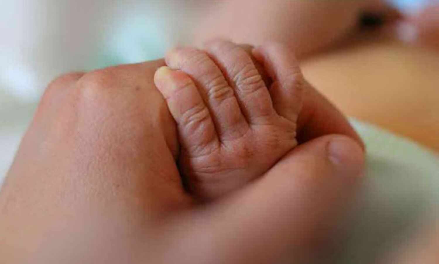 നവജാതശിശുവിന്റെ രൂപവ്യതിയാനം; ജില്ലാതല അന്വേഷണം ആരംഭിച്ചു നവജാതശിശുവിന്റെ രൂപവ്യതിയാനം; ജില്ലാതല അന്വേഷണം ആരംഭിച്ചു