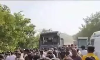 ബസ് നിയന്ത്രണംവിട്ട് മറിഞ്ഞ് പത്തുപേര്ക്ക് ദാരുണാന്ത്യം ബസ് നിയന്ത്രണംവിട്ട് മറിഞ്ഞ് പത്തുപേര്ക്ക് ദാരുണാന്ത്യം