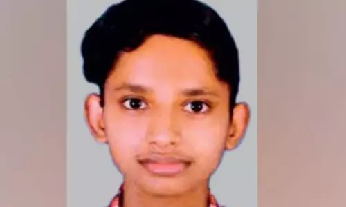 ആലപ്പുഴയില് കാണാതായ 17കാരന്റെ മൃതദേഹം കണ്ടെത്തി; ആറ്റില് മുങ്ങി മരിച്ചത് പുറത്ത് പറയാതെ സുഹൃത്തുക്കള് ആലപ്പുഴയില് കാണാതായ 17കാരന്റെ മൃതദേഹം കണ്ടെത്തി; ആറ്റില് മുങ്ങി മരിച്ചത് പുറത്ത് പറയാതെ സുഹൃത്തുക്കള്