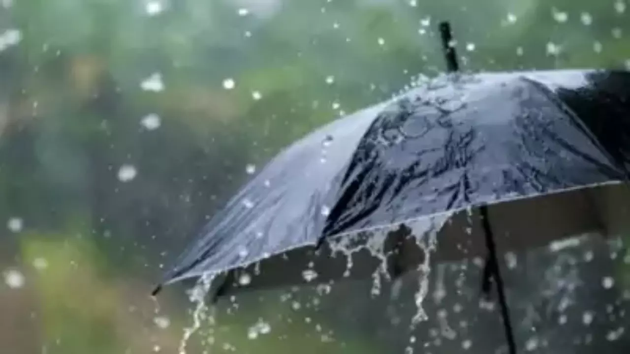 കേരളത്തില് മഴ മുന്നറിയിപ്പില് മാറ്റം; അതിശക്തമായ മഴ; രണ്ട് ജില്ലകളില് റെഡ് അലര്ട്ട്; ജാഗ്രതാ നിര്ദ്ദേശം കേരളത്തില് മഴ മുന്നറിയിപ്പില് മാറ്റം; അതിശക്തമായ മഴ; രണ്ട് ജില്ലകളില് റെഡ് അലര്ട്ട്; ജാഗ്രതാ നിര്ദ്ദേശം