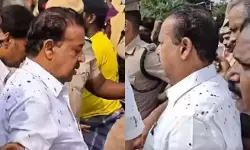 തമിഴ്‌നാട്ടില്‍ പ്രതിഷേധം: മന്ത്രി പൊന്‍മുടിക്കു നേരെ ചെളിയേറ്