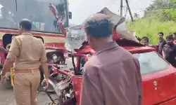 കെഎസ്ആര്‍ടിസി ബസിലേക്ക് കാര്‍ ഇടിച്ചു കയറി; അമ്മ മരിച്ചു, മകന് ഗുരുതര പരിക്ക്
