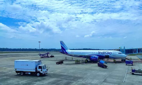 രാജ്യത്തെ 32 വിമാനത്താവളങ്ങള് അടച്ചു രാജ്യത്തെ 32 വിമാനത്താവളങ്ങള് അടച്ചു