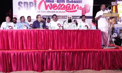 ആരാധനാലയങ്ങളില് തൊട്ടു കളിക്കാന് അനുവദിക്കില്ല: സി പി എ ലത്തീഫ് ആരാധനാലയങ്ങളില് തൊട്ടു കളിക്കാന് അനുവദിക്കില്ല: സി പി എ ലത്തീഫ്