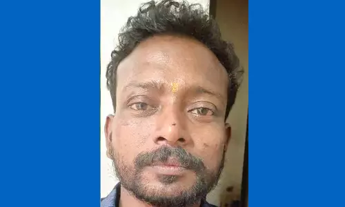 തൃശൂരില്‍ നടു റോഡില്‍ യുവതിയെ കുത്തി വീഴ്ത്തി മുന്‍ ഭര്‍ത്താവ്; പ്രതി കീഴടങ്ങി