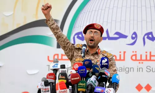 യുഎസ് യുദ്ധവിമാനം ചെങ്കടലില്‍ വെടിവച്ചിട്ടത് ഹൂത്തികള്‍ (വീഡിയോ)