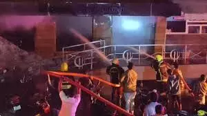 തമിഴ്നാട്ടില് സ്വകാര്യ ആശുപത്രിയില് തീപിടിത്തം; മൂന്ന് വയസുകാരന് അടക്കം ഏഴ് പേര് മരിച്ചു; ആറ് പേര് ലിഫ്റ്റില് കുടുങ്ങി തമിഴ്നാട്ടില് സ്വകാര്യ ആശുപത്രിയില് തീപിടിത്തം; മൂന്ന് വയസുകാരന് അടക്കം ഏഴ് പേര് മരിച്ചു; ആറ് പേര് ലിഫ്റ്റില് കുടുങ്ങി