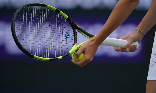 ട്രാന്സ്ജെന്ഡര് വനിതകളെ ആഭ്യന്തര ടെന്നിസ് ടൂര്ണ്ണമെന്റുകളില് നിന്ന് വിലക്കി ബ്രിട്ടന്; സ്വാഗതം ചെയ്ത് ടെന്നിസ് ഇതിഹാസം മാര്ട്ടിനാ നവരത്നലോവ ട്രാന്സ്ജെന്ഡര് വനിതകളെ ആഭ്യന്തര ടെന്നിസ് ടൂര്ണ്ണമെന്റുകളില് നിന്ന് വിലക്കി ബ്രിട്ടന്; സ്വാഗതം ചെയ്ത് ടെന്നിസ് ഇതിഹാസം മാര്ട്ടിനാ നവരത്നലോവ