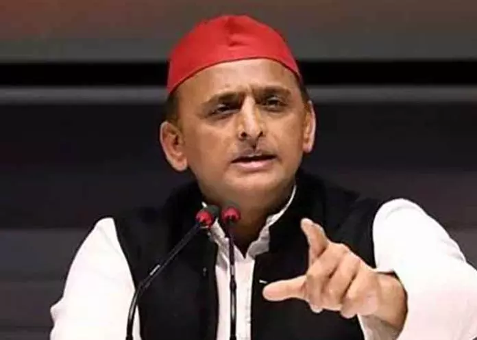 കേന്ദ്രത്തിനെതിരേ ആഞ്ഞടിച്ച് അഖിലേഷ് യാദവ്; പള്ളികള്‍ക്ക് അടിയില്‍ ക്ഷേത്രം തിരയുന്നവര്‍ സമാധാനം ആഗ്രഹിക്കുന്നില്ല