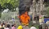 കൊല്ലത്ത് സ്‌കൂള്‍ ബസിന് തീപിടിച്ചു; ഒഴിവായത് വന്‍ദുരന്തം