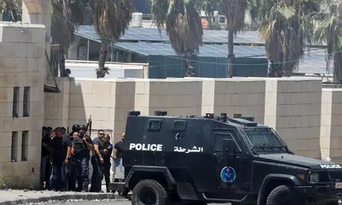 വെസ്റ്റ്ബാങ്കിലെ ജെനിന് കാംപിനെ ഉപരോധിച്ച് ഫലസ്തീന് അതോറിറ്റി; കടുത്ത ചെറുത്തുനില്പ്പ്; അതോറിറ്റിക്ക് ആയുധങ്ങള് നല്കണമെന്ന് യുഎസ് വെസ്റ്റ്ബാങ്കിലെ ജെനിന് കാംപിനെ ഉപരോധിച്ച് ഫലസ്തീന് അതോറിറ്റി; കടുത്ത ചെറുത്തുനില്പ്പ്; അതോറിറ്റിക്ക് ആയുധങ്ങള് നല്കണമെന്ന് യുഎസ്