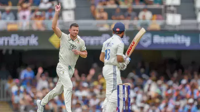 ബ്രിസ്ബണില്‍ ഇന്ത്യയ്ക്ക് ബാറ്റിങ് തകര്‍ച്ച; കോഹ് ലിയും പുറത്ത്