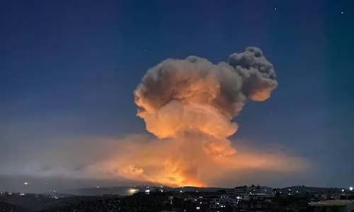 സിറിയയില് അതിശക്തമായ ബോംബിട്ട് ഇസ്രായേല്; റിക്ടര് സ്കെയിലില് 3.1 ഭൂകമ്പ തീവ്രത (വീഡിയോ) സിറിയയില് അതിശക്തമായ ബോംബിട്ട് ഇസ്രായേല്; റിക്ടര് സ്കെയിലില് 3.1 ഭൂകമ്പ തീവ്രത (വീഡിയോ)