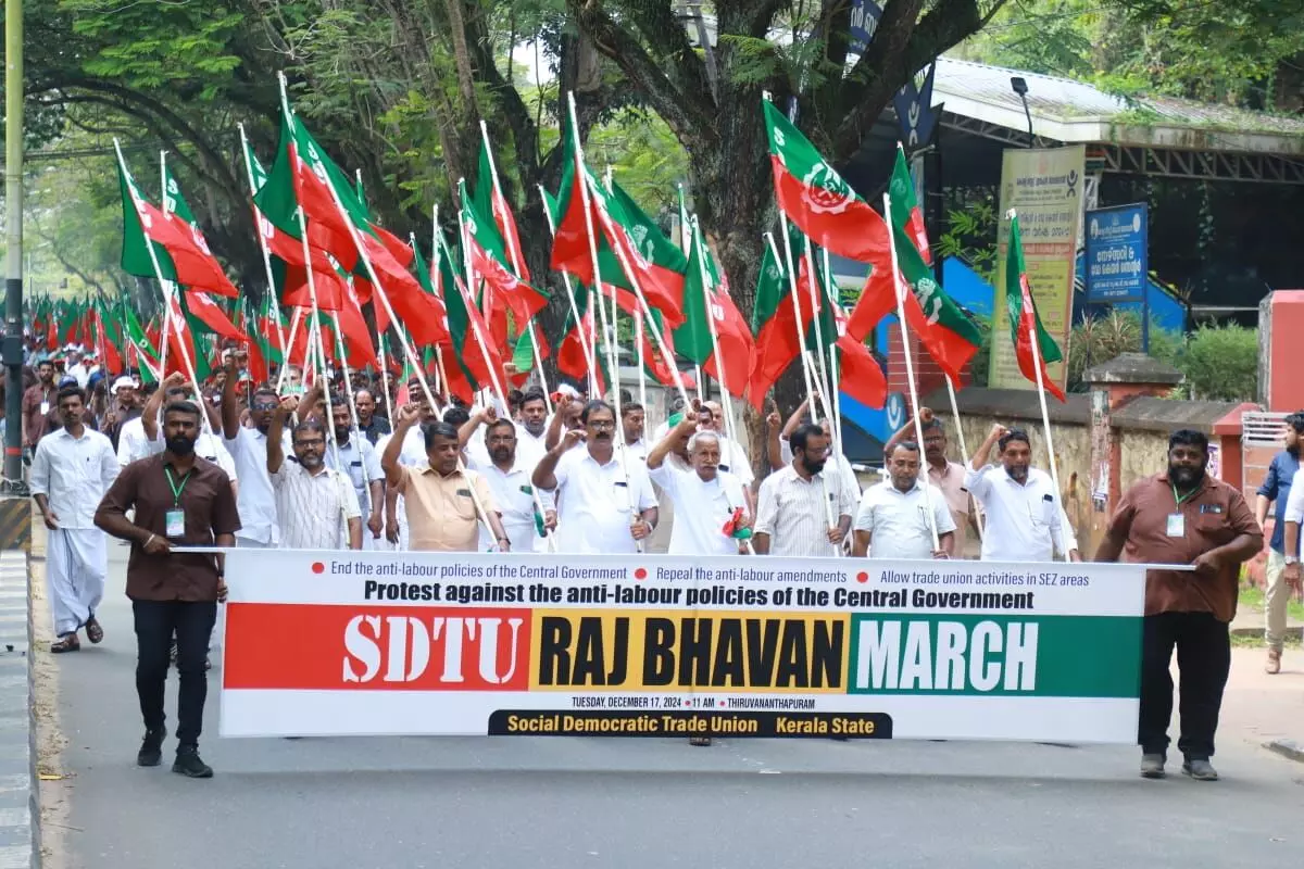 കേന്ദ്ര സര്ക്കാരിന്റെ പുതിയ തൊഴിലാളി വിരുദ്ധ നിയമങ്ങള് പിന്വലിക്കുക: എ മുഹമ്മദ് ഫാറൂഖ് കേന്ദ്ര സര്ക്കാരിന്റെ പുതിയ തൊഴിലാളി വിരുദ്ധ നിയമങ്ങള് പിന്വലിക്കുക: എ മുഹമ്മദ് ഫാറൂഖ്