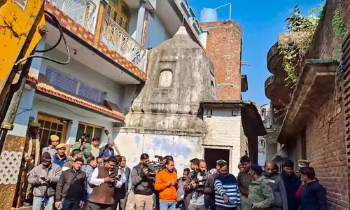 സംഭലില്‍ ഒരു ക്ഷേത്രവും കണ്ടെത്തിയില്ലെന്ന് സമാജ്‌വാദി പാര്‍ട്ടി; ക്ഷേത്രത്തിന്റെ താക്കോല്‍ കൈയ്യിലുണ്ടെന്ന് ഉടമകള്‍