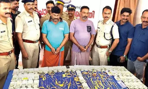 പൊന്നാനിയില് മോഷണം പോയ 550 പവന് സ്വര്ണത്തില് 438 പവനും കണ്ടെത്തി പൊന്നാനിയില് മോഷണം പോയ 550 പവന് സ്വര്ണത്തില് 438 പവനും കണ്ടെത്തി