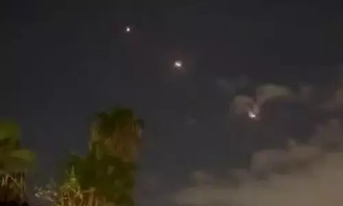 തെല്അവീവില് ഹൂത്തികളുടെ മിസൈലാക്രമണം; 14 ജൂതകുടിയേറ്റക്കാര്ക്ക് പരിക്ക് (വീഡിയോ) തെല്അവീവില് ഹൂത്തികളുടെ മിസൈലാക്രമണം; 14 ജൂതകുടിയേറ്റക്കാര്ക്ക് പരിക്ക് (വീഡിയോ)