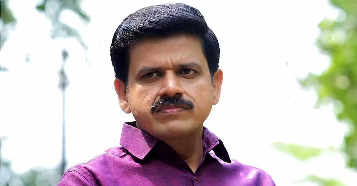 സ്കൂളില് ക്രിസ്മസ് ആഘോഷം; അധ്യാപകരെ ഭീഷണിപ്പെടുത്തിയ സംഭവത്തില് സംഘ്പരിവാറിന്റെ ക്രൈസ്തവ സ്നേഹത്തെ പരിഹസിച്ച് സന്ദീപ് വാര്യര് സ്കൂളില് ക്രിസ്മസ് ആഘോഷം; അധ്യാപകരെ ഭീഷണിപ്പെടുത്തിയ സംഭവത്തില് സംഘ്പരിവാറിന്റെ ക്രൈസ്തവ സ്നേഹത്തെ പരിഹസിച്ച് സന്ദീപ് വാര്യര്