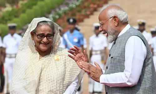 ശെയ്ഖ് ഹസീനയെ തിരികെ അയക്കണം: ഇന്ത്യയോട് ബംഗ്ലാദേശ്, വിചാരണ ഉടന് തുടങ്ങിയേക്കും ശെയ്ഖ് ഹസീനയെ തിരികെ അയക്കണം: ഇന്ത്യയോട് ബംഗ്ലാദേശ്, വിചാരണ ഉടന് തുടങ്ങിയേക്കും