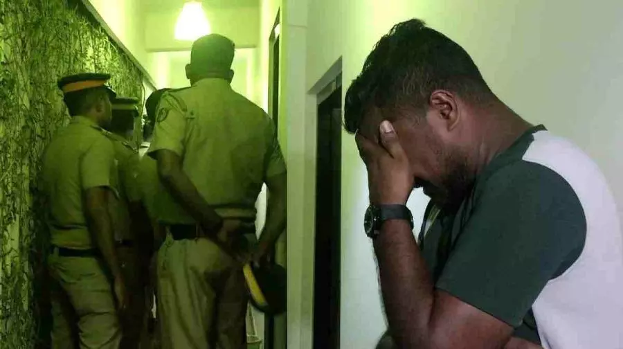 അനാശാസ്യ കേന്ദ്രം നടത്തിപ്പ്; രണ്ട് പോലിസുകാര് പിടിയില് അനാശാസ്യ കേന്ദ്രം നടത്തിപ്പ്; രണ്ട് പോലിസുകാര് പിടിയില്