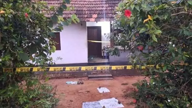 തൃശൂര്‍ കൊടകരയില്‍ രണ്ടു പേര്‍ വെട്ടേറ്റു മരിച്ചു