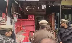 ലക്നൗവില് മാതാവിനെയും നാല് സഹോദരിമാരെയും കൊലപ്പെടുത്തി 24കാരന് ലക്നൗവില് മാതാവിനെയും നാല് സഹോദരിമാരെയും കൊലപ്പെടുത്തി 24കാരന്