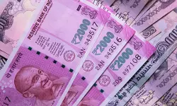 പിന്വലിച്ച 2000 രൂപ നോട്ടുകളില് 98.12 ശതമാനവും ബാങ്കുകളിലേക്ക് തിരികെ എത്തിയതായി റിസര്വ് ബാങ്ക് പിന്വലിച്ച 2000 രൂപ നോട്ടുകളില് 98.12 ശതമാനവും ബാങ്കുകളിലേക്ക് തിരികെ എത്തിയതായി റിസര്വ് ബാങ്ക്