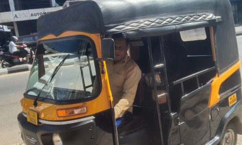 ചിത്രലേഖയ്ക്ക് കിട്ടാത്ത കെഎംസി നമ്പര്‍ ഒടുവില്‍ മകളുടെ ഓട്ടോറിക്ഷയ്ക്ക്