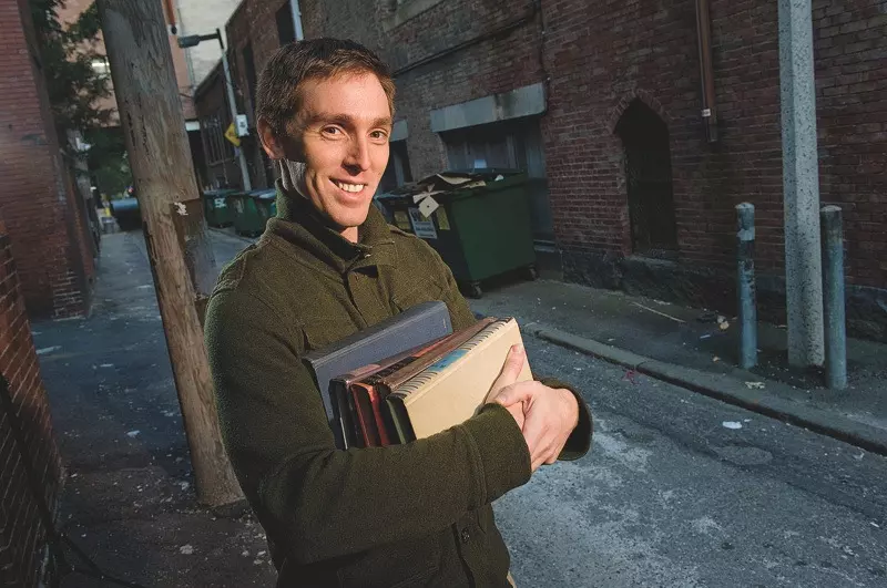 ഗസ വംശഹത്യ; ഇസ്രായേൽ എഴുത്തുകാരൻ അവി സ്റ്റീൻബെർഗ് പൗരത്വം ഉപേക്ഷിച്ചു ഗസ വംശഹത്യ; ഇസ്രായേൽ എഴുത്തുകാരൻ അവി സ്റ്റീൻബെർഗ് പൗരത്വം ഉപേക്ഷിച്ചു