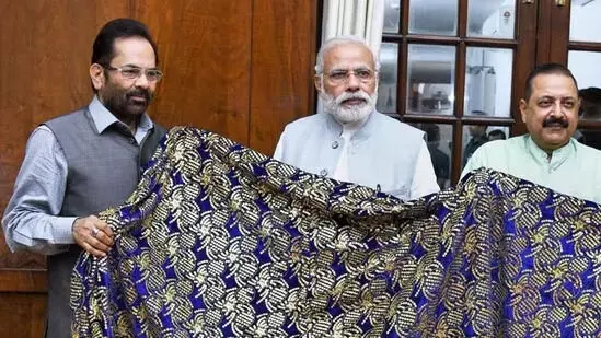 അജ്മീര് ഷരീഫ് ദര്ഗയിലേക്ക് ചാദര് നല്കാനൊരുങ്ങി പ്രധാനമന്ത്രി നരേന്ദ്ര മോദി അജ്മീര് ഷരീഫ് ദര്ഗയിലേക്ക് ചാദര് നല്കാനൊരുങ്ങി പ്രധാനമന്ത്രി നരേന്ദ്ര മോദി