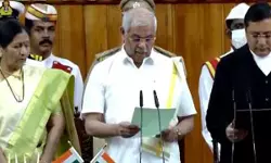 രാജേന്ദ്ര വിശ്വനാഥ് ആര്ലെകര് കേരള ഗവര്ണറായി സത്യപ്രതിജ്ഞ ചെയ്ത് അധികാരമേറ്റു രാജേന്ദ്ര വിശ്വനാഥ് ആര്ലെകര് കേരള ഗവര്ണറായി സത്യപ്രതിജ്ഞ ചെയ്ത് അധികാരമേറ്റു